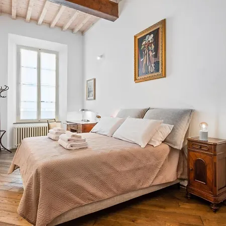 Apartment Palazzo Della Pilotta Roomy And Quiet Flat