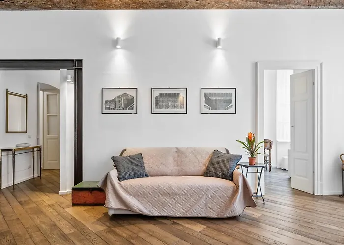 Guesthost - Palazzo Della Pilotta Roomy And Quiet Flat * Πάρμα