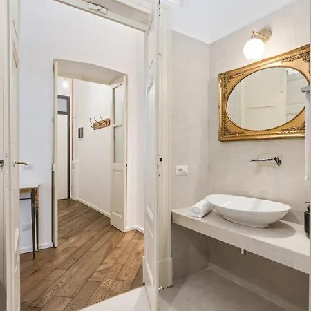 Apartmán Guesthost - Palazzo Della Pilotta Roomy And Quiet Flat