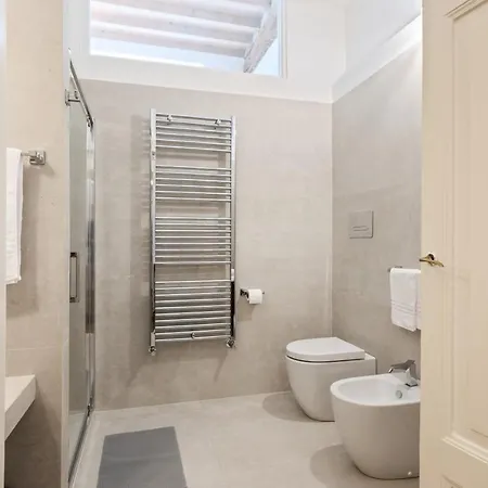 Apartmán Guesthost - Palazzo Della Pilotta Roomy And Quiet Flat