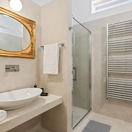 Palazzo Della Pilotta Roomy And Quiet Flat Appartement