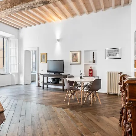 Apartment Palazzo Della Pilotta Roomy And Quiet Flat *