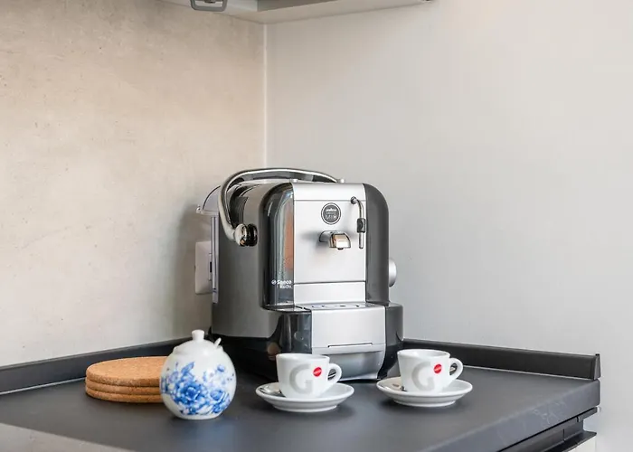 アパート Guesthost - Palazzo Della Pilotta Roomy And Quiet Flat パルマ