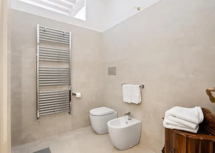 Guesthost - Palazzo Della Pilotta Roomy And Quiet Flat アパート