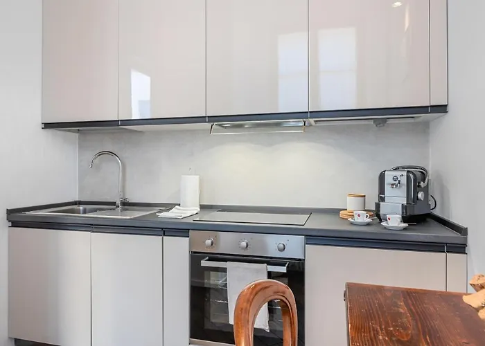 Apartment Guesthost - Palazzo Della Pilotta Roomy And Quiet Flat